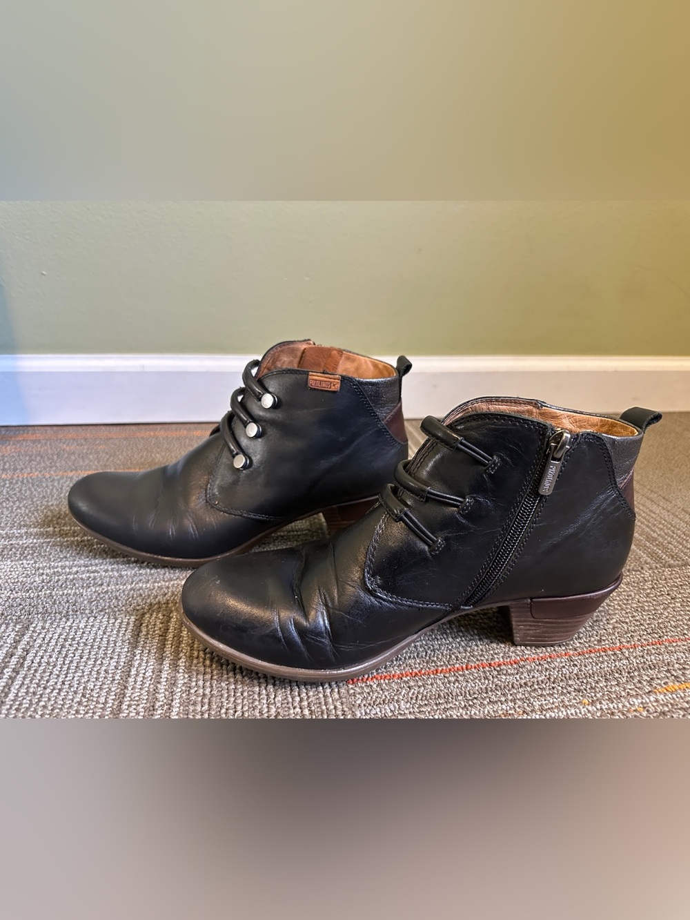 Pikolinos Black leather ankle booties with brown trim Size 39